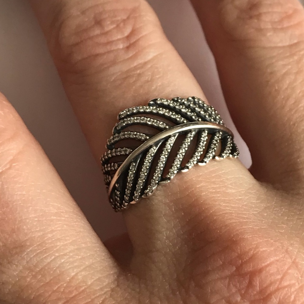 Pandora feather ring